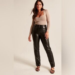 Abercrombie Curve Love Vegan Leather straight leg trousers (black/size 8)